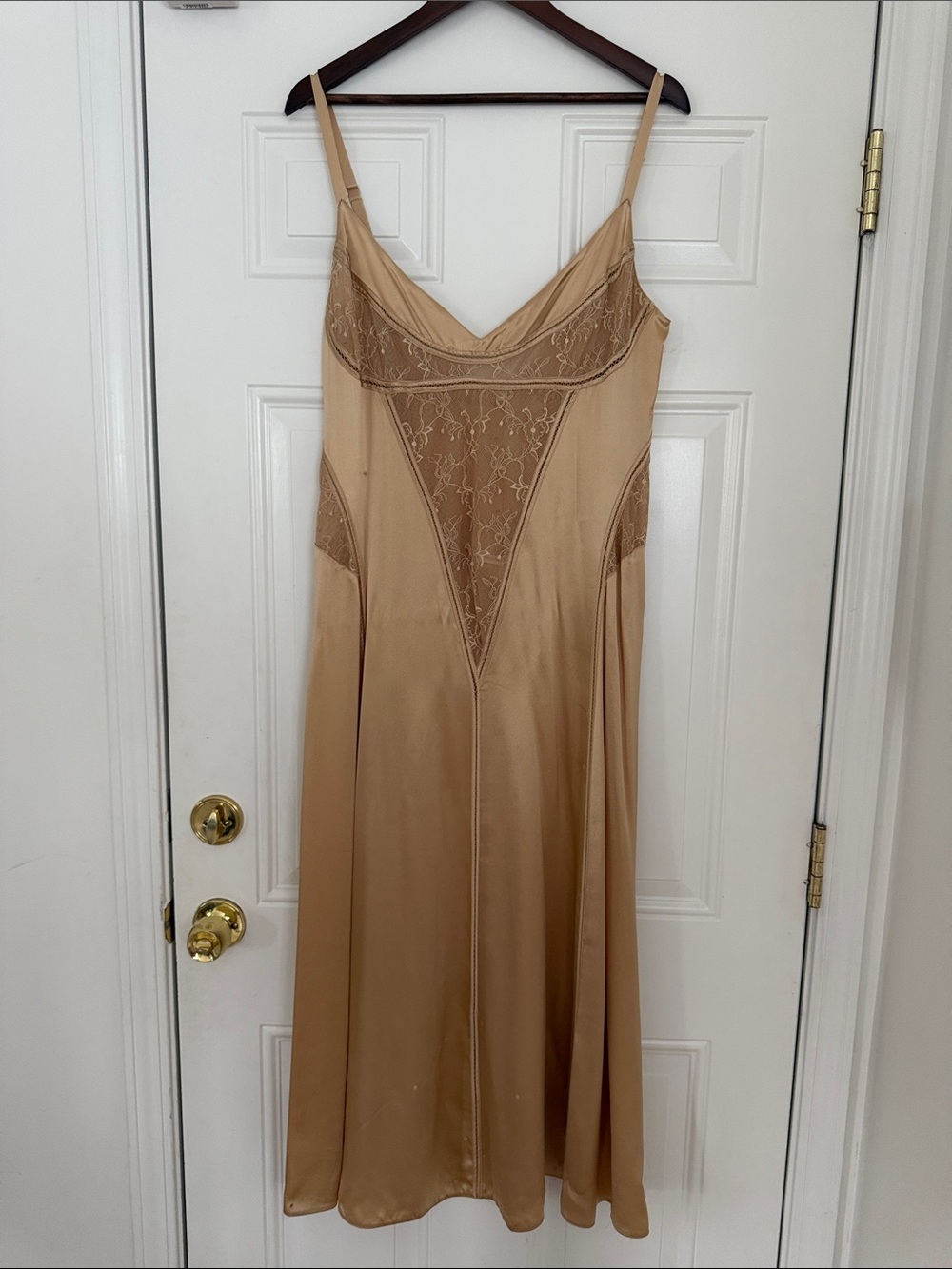 Victoria’s Secret 100% silk  long sleep dress nightgown gold lace sz Xl